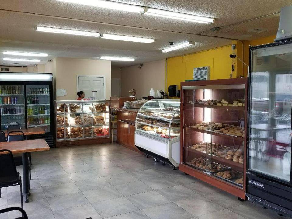 Panaderia Y Cafeteria El Quetzal | restaurant | 1106 Lucerne Ave, Lake Worth, FL 33460, United States | 5614292780 OR +1 561-429-2780