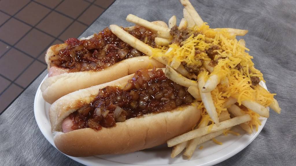 G & L Chili Dogs | restaurant | 1133 E Sternberg Rd, Norton Shores, MI 49441, USA | 2317999199 OR +1 231-799-9199