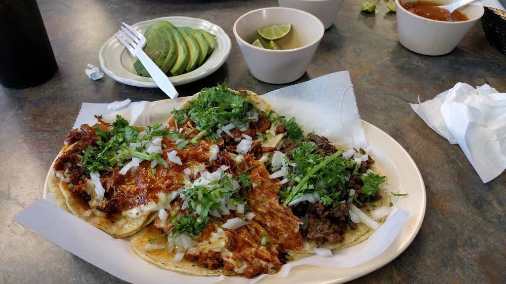 Taqueria El Tio | restaurant | 81 S River St, Aurora, IL 60506, USA | 6308446603 OR +1 630-844-6603