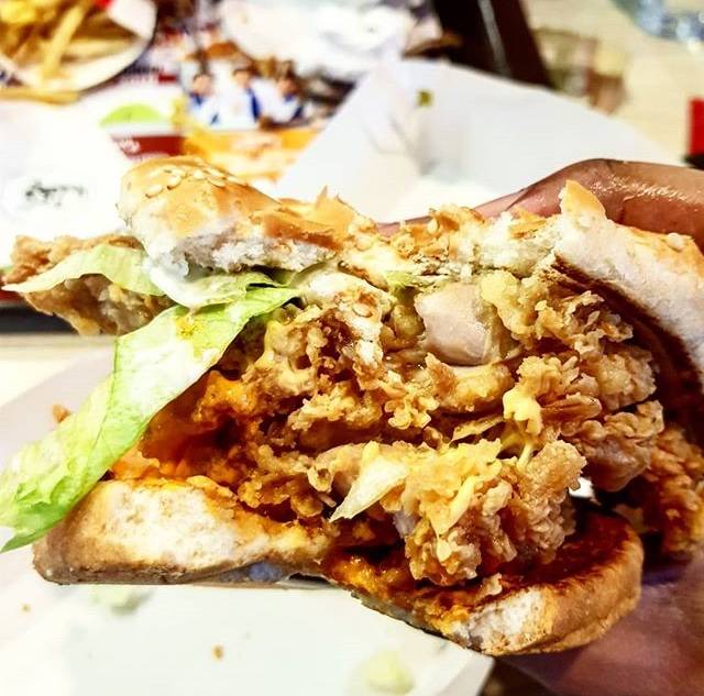 KFC | restaurant | 4924 Boulder Hwy, Las Vegas, NV 89121, USA | 7022932344 OR +1 702-293-2344