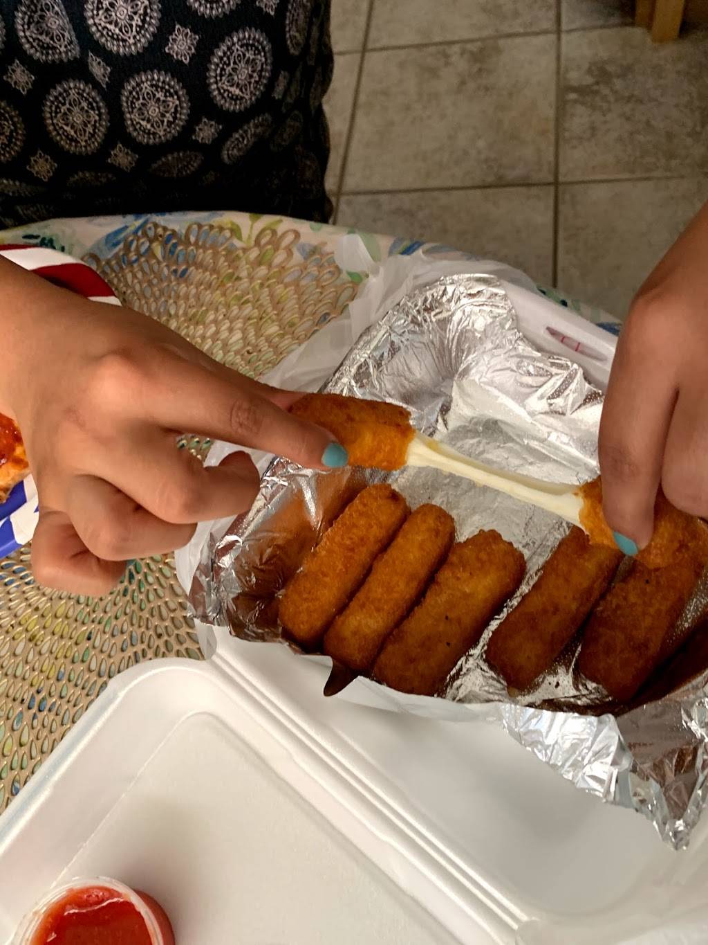 Veros pizza | restaurant | 11340 Cedar Ave, Bloomington, CA 92316, USA | 9099612112 OR +1 909-961-2112