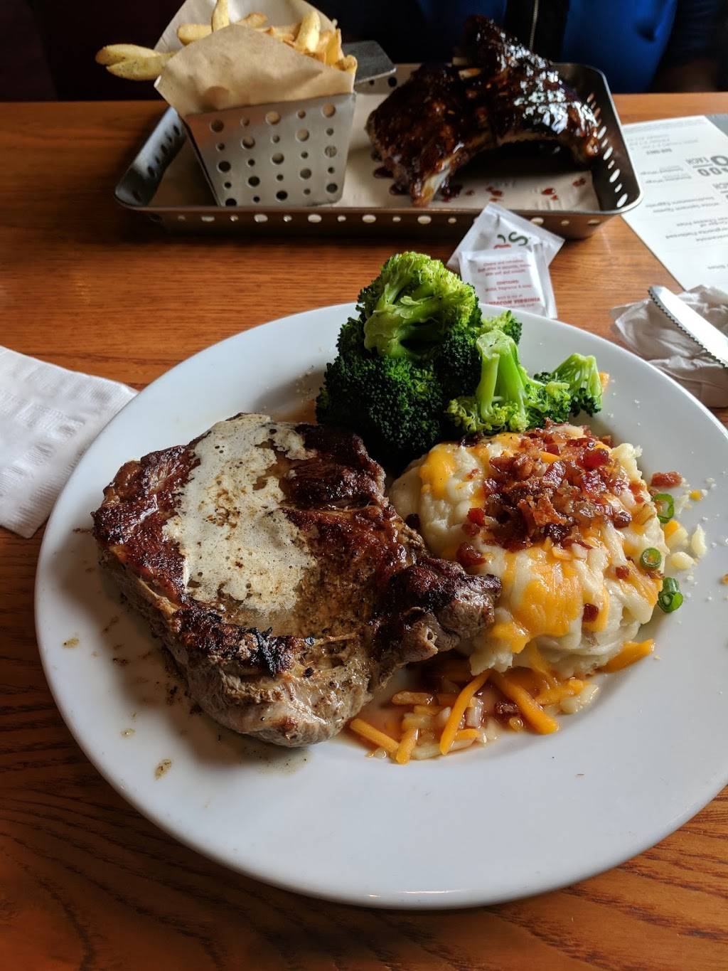 Chilis Grill & Bar | meal takeaway | 1281 E Brandon Blvd, Brandon, FL 33511, USA | 8136613640 OR +1 813-661-3640