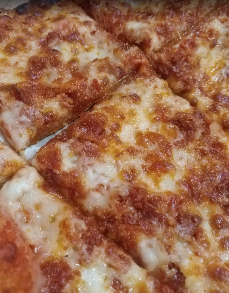 Ballyhoo Tavern & Pizza King | night club | 900 Chestnut St, Terre Haute, IN 47807, USA | 8122323939 OR +1 812-232-3939