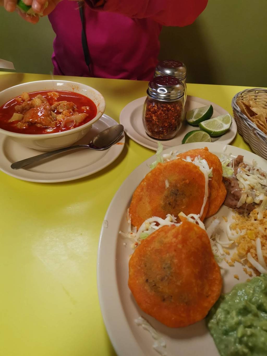 Jaime Hut | restaurant | 3700 Alameda Ave, El Paso, TX 79905, USA | 9153516162 OR +1 915-351-6162