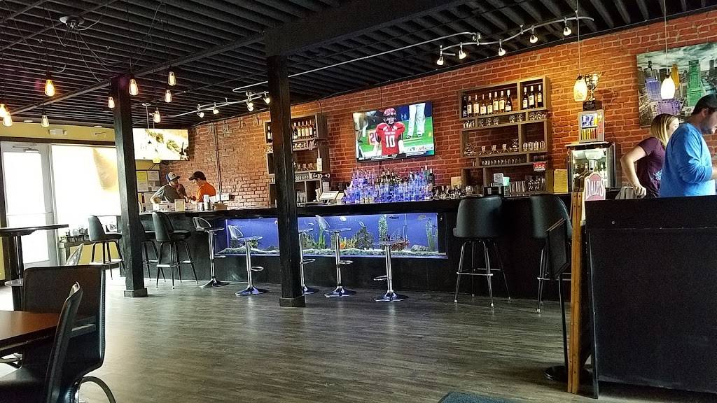 ALure Aquarium Bar/Restaurant | restaurant | 213 W Madison St, Ottawa, IL 61350, USA | 8153245184 OR +1 815-324-5184