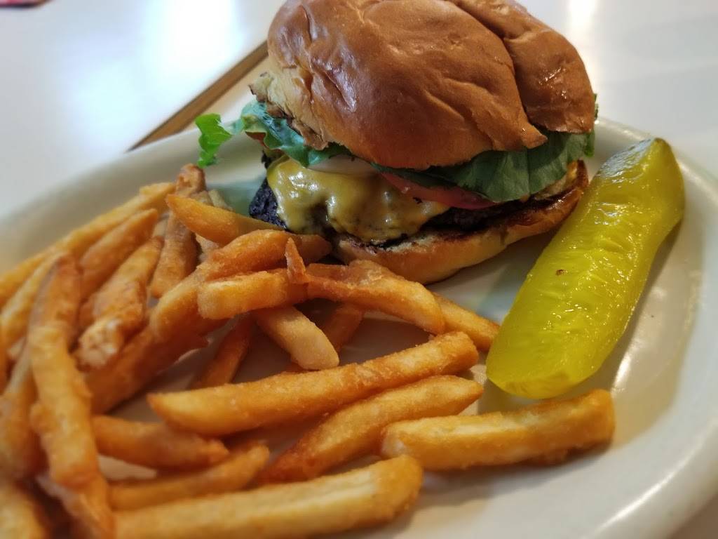 Deklans | restaurant | 2525 Menasha Ave, Manitowoc, WI 54220, USA | 9203744569 OR +1 920-374-4569