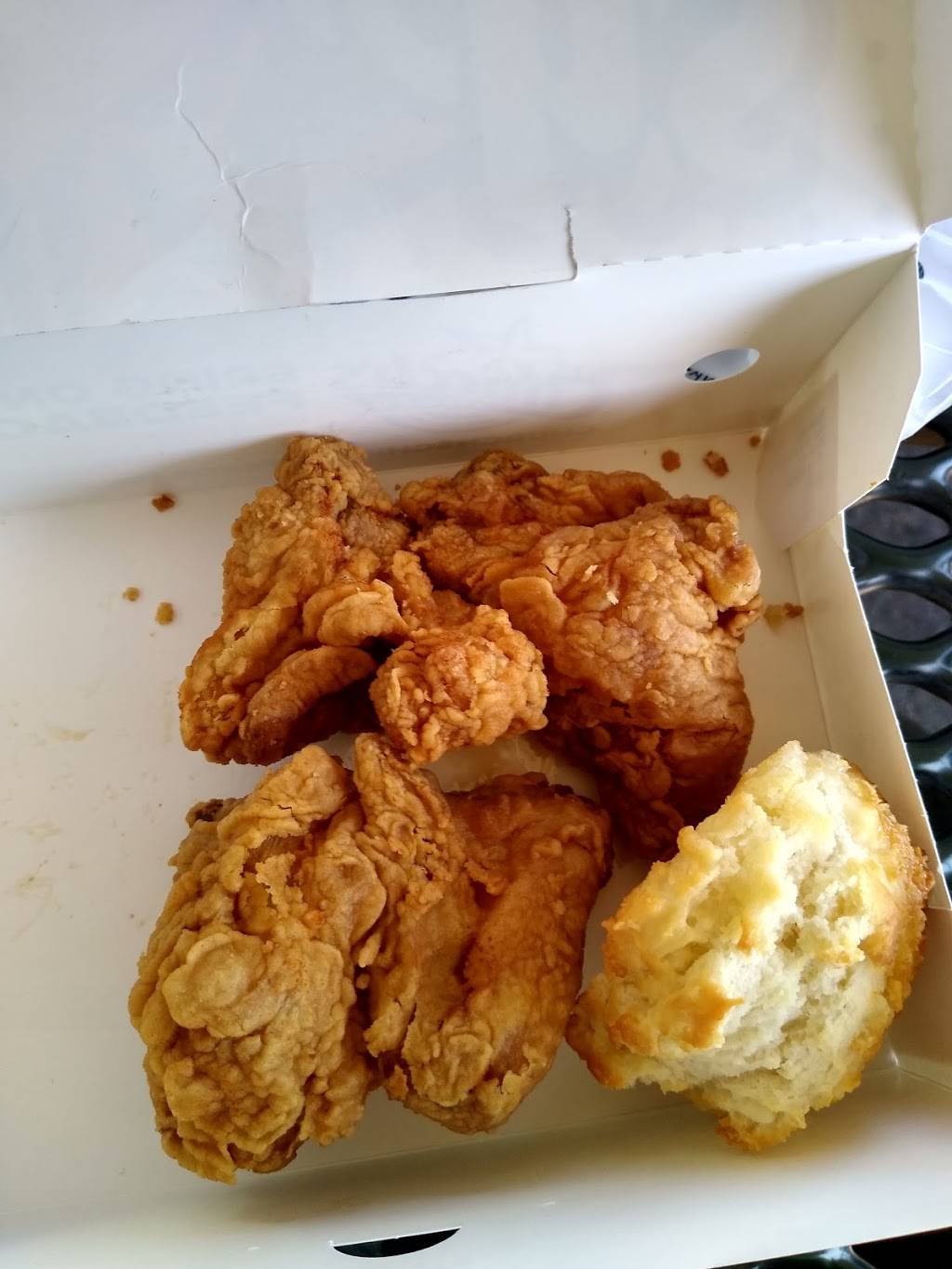 Churchs Chicken | restaurant | 4941 Lamar Ave, Memphis, TN 38118, USA | 9015460444 OR +1 901-546-0444