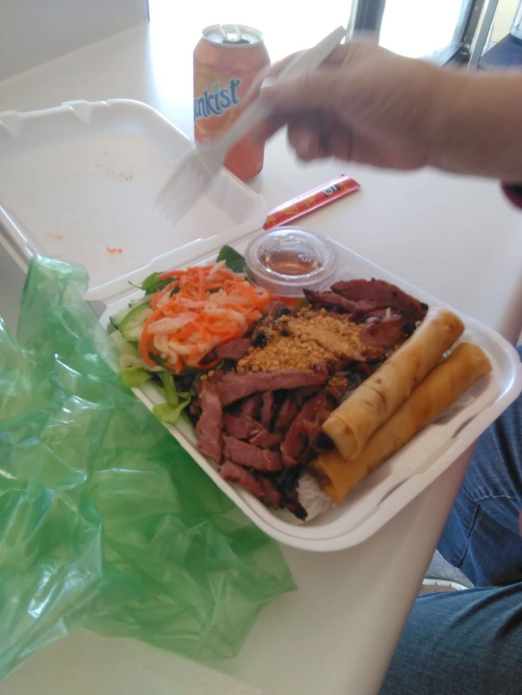 Thanh Thanh Sandwiches & Pure Water | restaurant | 707 E March Ln, Stockton, CA 95207, USA | 2094063684 OR +1 209-406-3684