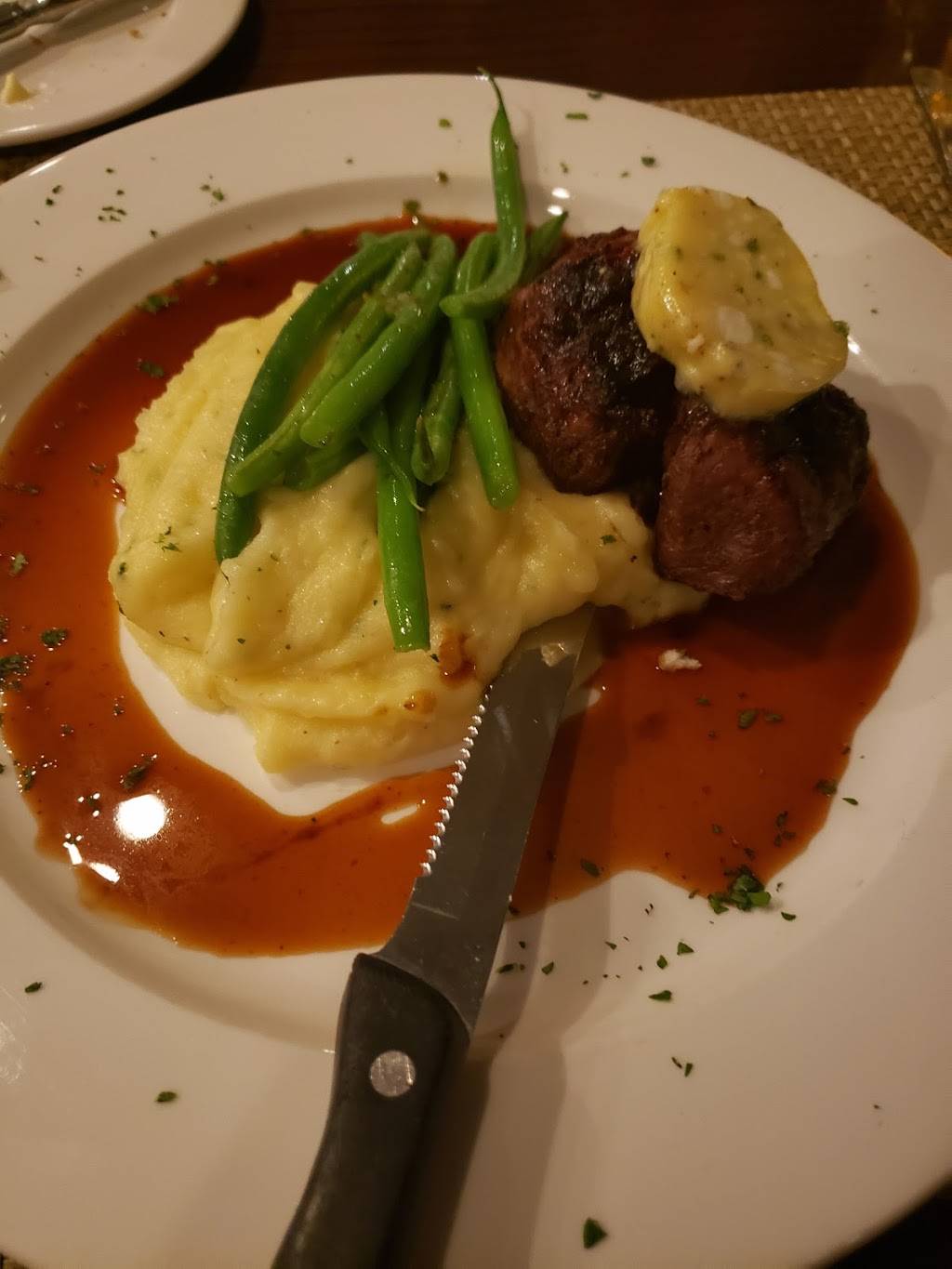 Ledges Restaurant at The White Mountain Hotel | restaurant | 87 Fairway Dr, North Conway, NH 03860, USA | 6033567100 OR +1 603-356-7100