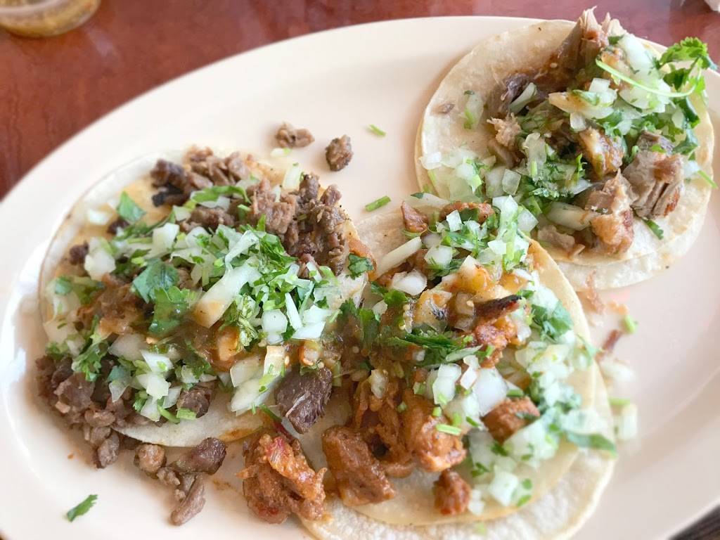 Tacos Reyes | restaurant | 21929 Saticoy St, Canoga Park, CA 91304, USA | 8189327926 OR +1 818-932-7926