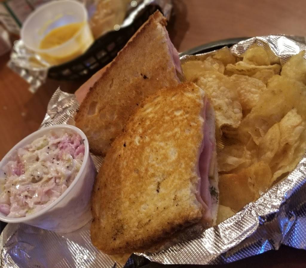 LaOtto Brewing | restaurant | 202 S Main St, Laotto, IN 46763, USA | 2608973360 OR +1 260-897-3360