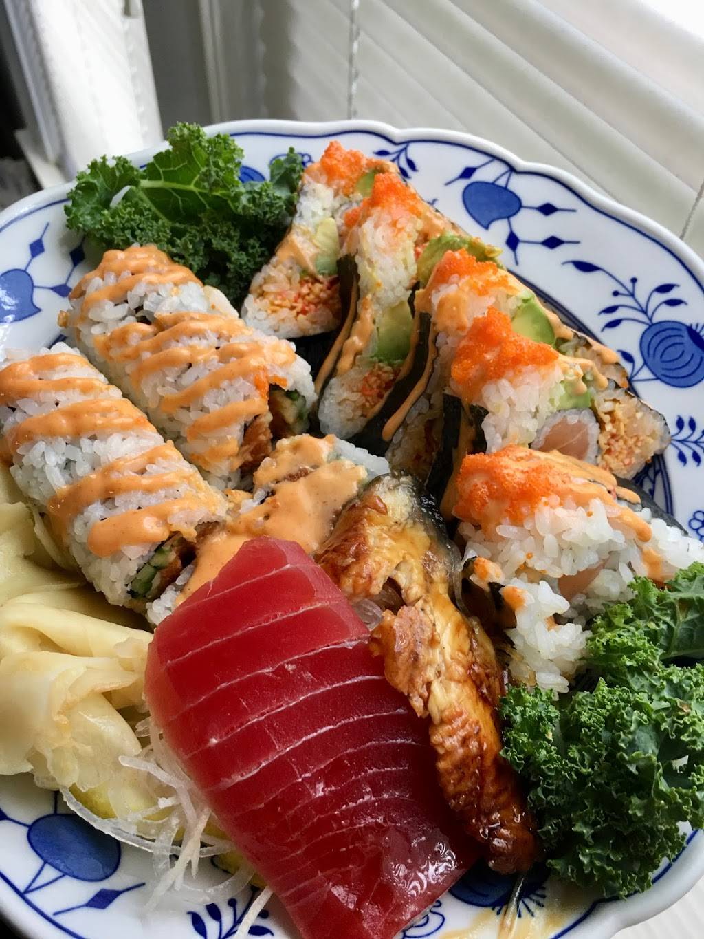 California Roll Sushi | restaurant | 33757 Woodward Ave, Birmingham, MI 48009, USA | 2485663118 OR +1 248-566-3118