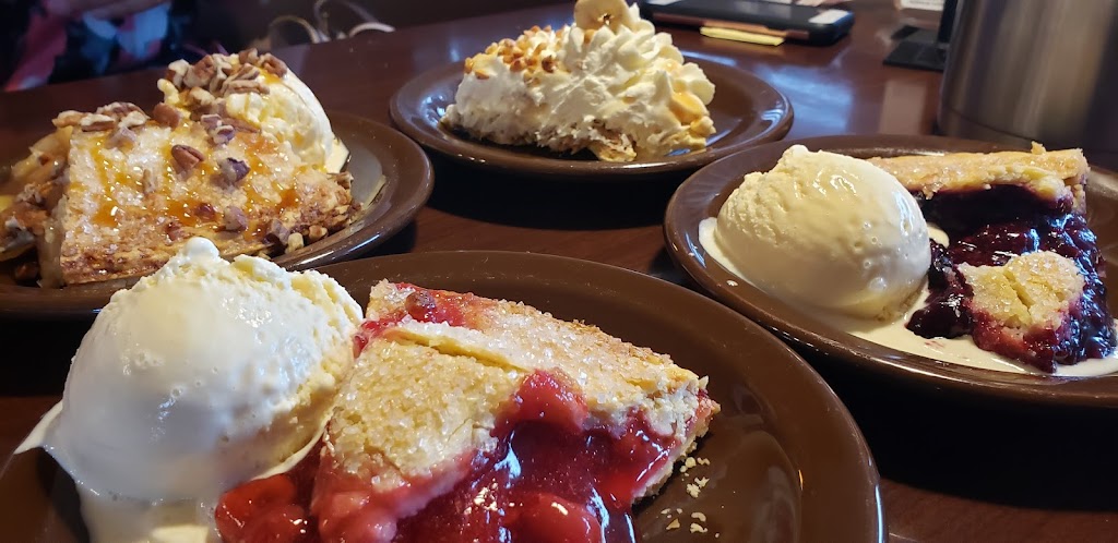 Village Inn | bakery | 514 Scott Ave, Farmington, NM 87401, USA | 5053253498 OR +1 505-325-3498