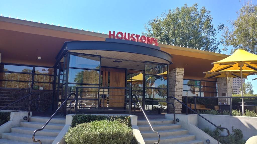 Houstons | restaurant | 2991 Michelson Dr, Irvine, CA 92612, USA | 9498330977 OR +1 949-833-0977