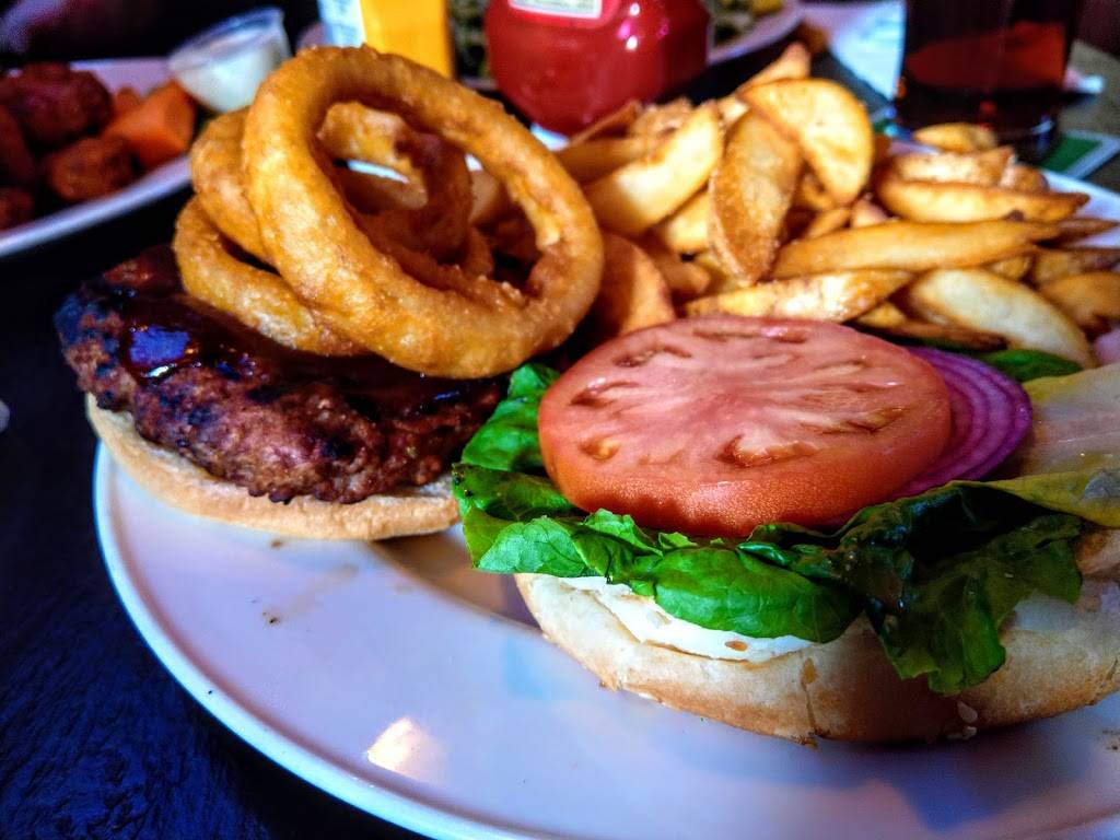 Fox & Fiddle | restaurant | 1285 Finch Ave W, North York, ON M3J 2G5, Canada | 4166331286 OR +1 416-633-1286