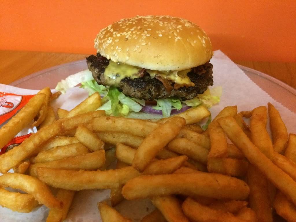 Gavinos Pizzeria | restaurant | 528 Chartiers Ave, McKees Rocks, PA 15136, USA | 4123313700 OR +1 412-331-3700