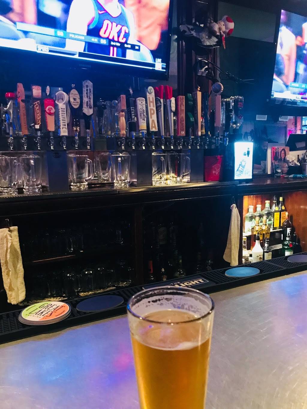 Pitchers Pub | meal takeaway | 4326 Main St, Philadelphia, PA 19127, USA | 2154871370 OR +1 215-487-1370