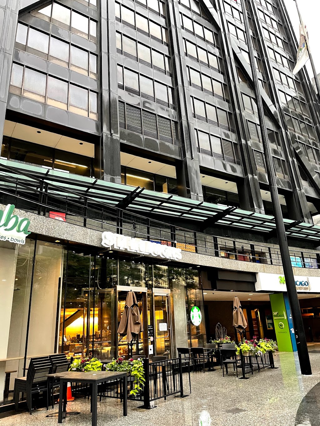 Starbucks | cafe | 875 N Michigan Ave Suite 3, Chicago, IL 60611, USA | 3127964789 OR +1 312-796-4789