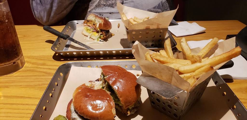 Chilis Grill & Bar | restaurant | 300 Monticello Ave #309, Norfolk, VA 23510, USA | 7576277440 OR +1 757-627-7440