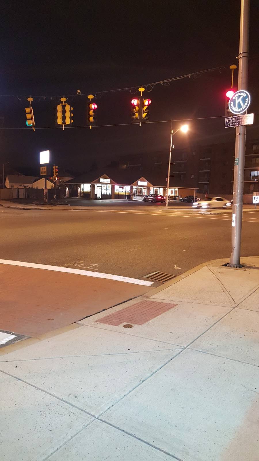 Dunkin | bakery | 903 Broadway, Everett, MA 02149, USA | 6172944031 OR +1 617-294-4031