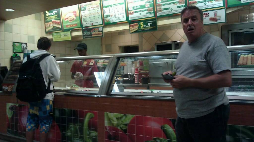 Subway Restaurants | restaurant | 826 W Mission Bay Dr, San Diego, CA 92109, USA | 8584881872 OR +1 858-488-1872