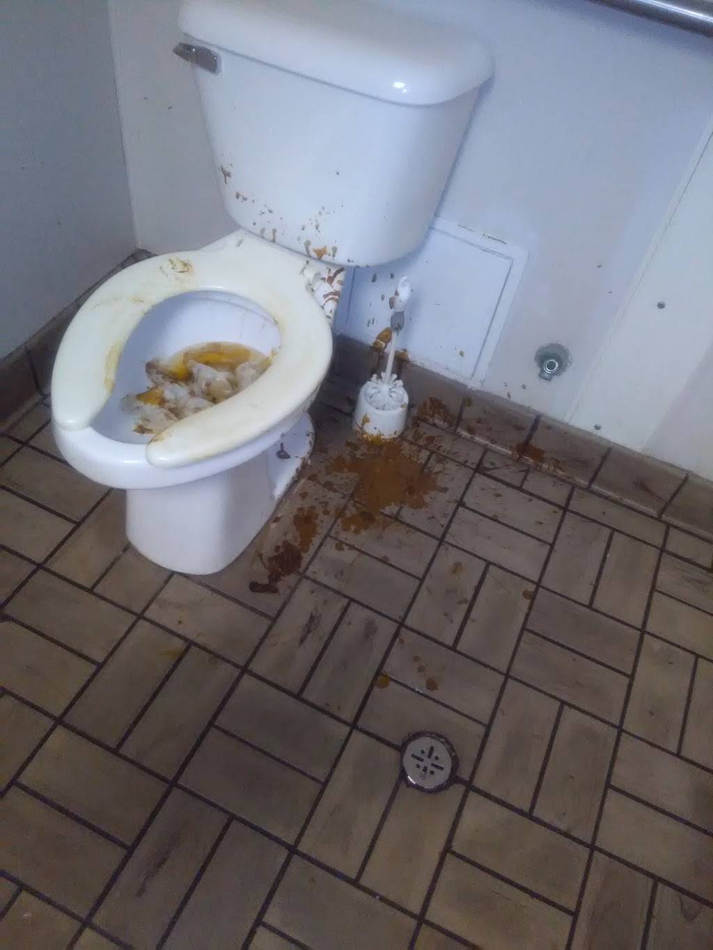 Dairy Queen Grill & Chill | restaurant | 4026 Taylorsville Rd, Louisville, KY 40220, USA | 5024540409 OR +1 502-454-0409