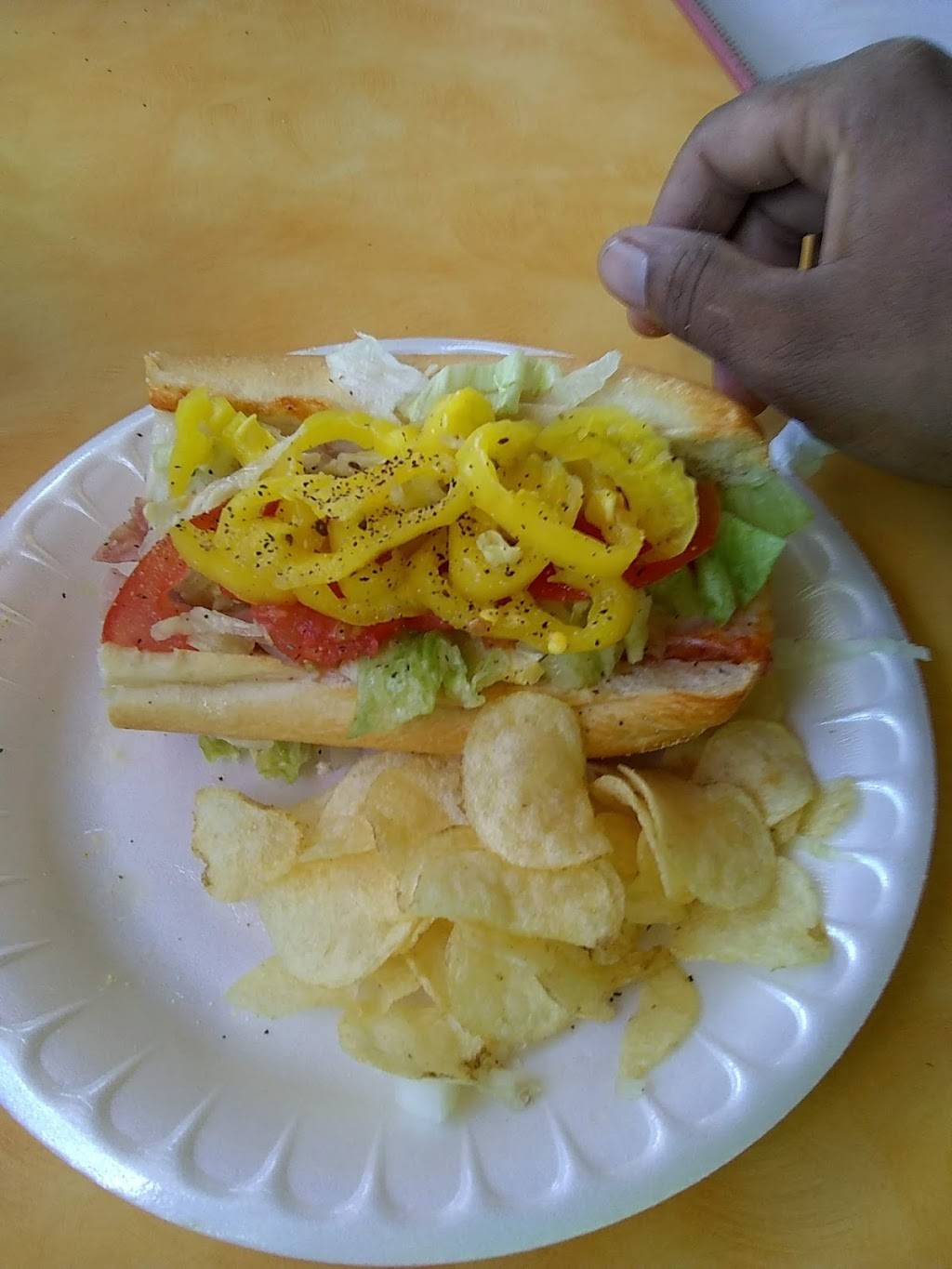 Famous Subs | restaurant | 1102 N Broad St, Edenton, NC 27932, USA | 2524824934 OR +1 252-482-4934