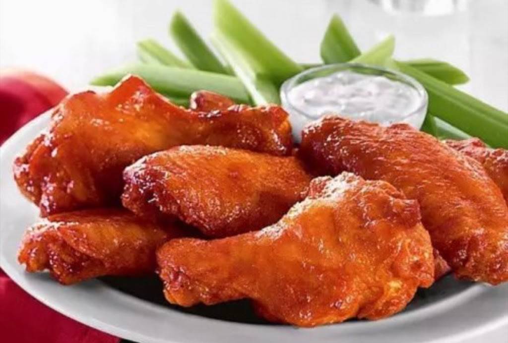 Chicagos Pizza With A Twist | restaurant | 3050 W Shaw Ave #105, Fresno, CA 93711, USA | 5592773737 OR +1 559-277-3737