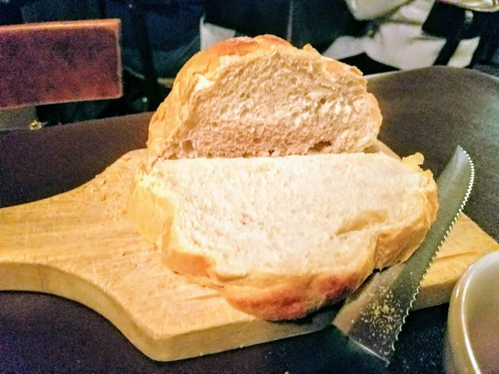 Annes Hide-A-Way | restaurant | 323 W Railroad Ave, Ottawa, IL 61350, USA | 8154339686 OR +1 815-433-9686