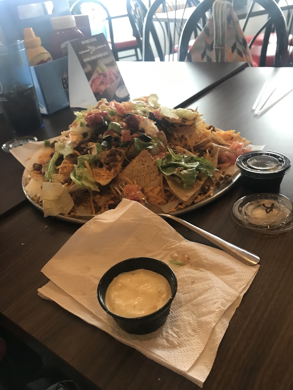 Off The Hook Bar-n-Grill | restaurant | 205 Navarino St, Algoma, WI 54201, USA | 9204878075 OR +1 920-487-8075