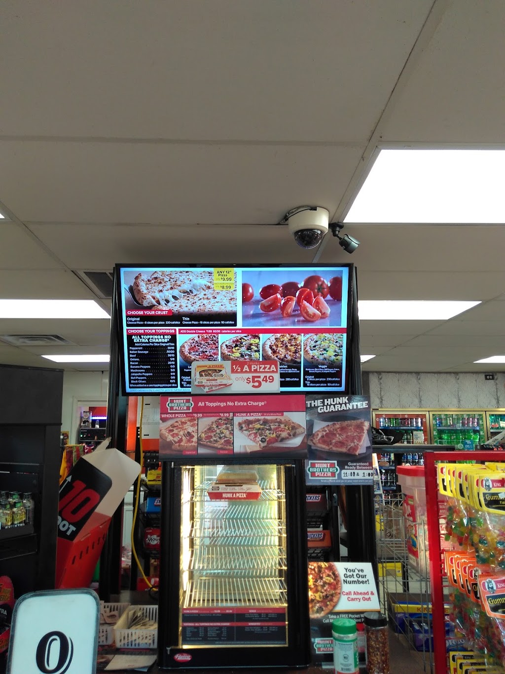 Hatmans Hangout | restaurant | 5387 US-62, Green Forest, AR 72638, USA | 8704386898 OR +1 870-438-6898