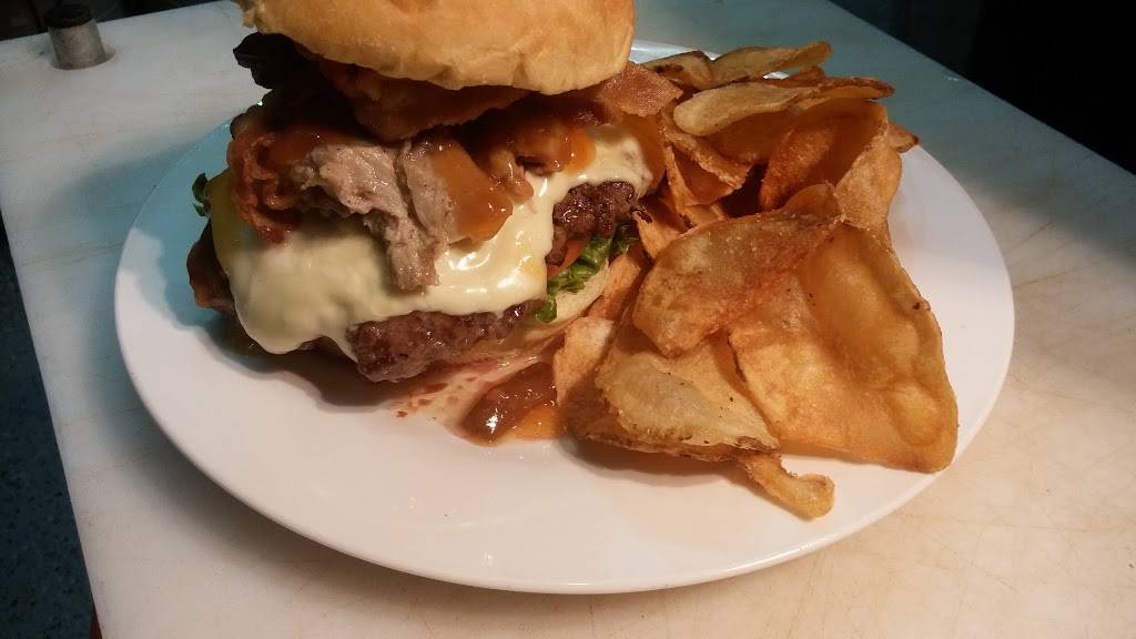 Mill Pond Tavern | restaurant | 82 E Broadway, Salem, NH 03079, USA | 6038246075 OR +1 603-824-6075