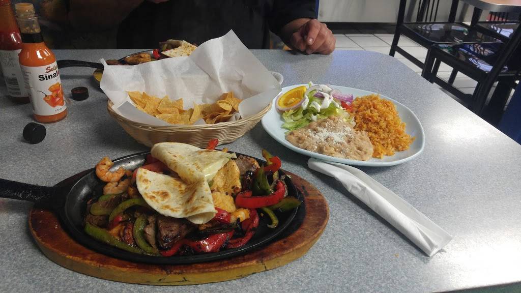 Mariscos El Parral | restaurant | 10330 Arlington Ave # 1, Riverside, CA 92505, USA | 9513542726 OR +1 951-354-2726