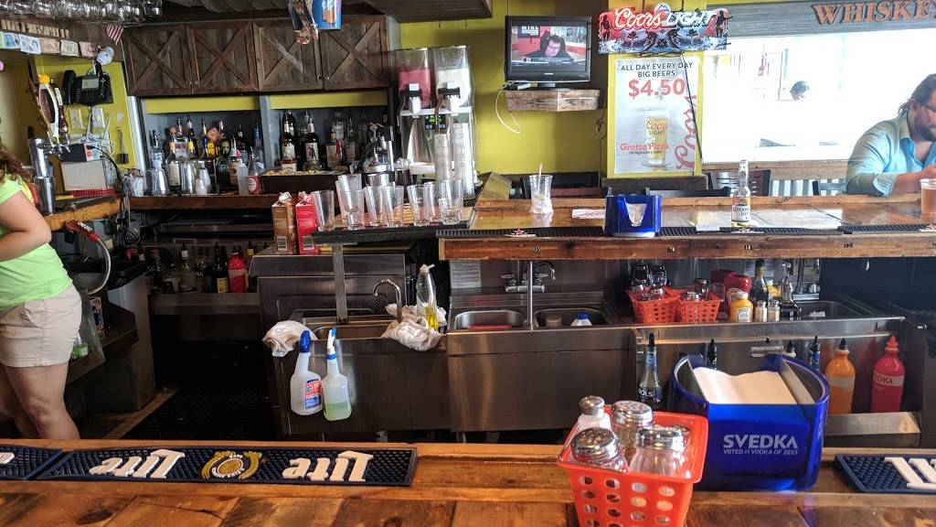 Grotto Pizza | restaurant | 15 S Boardwalk, Rehoboth Beach, DE 19971, USA | 3022274588 OR +1 302-227-4588