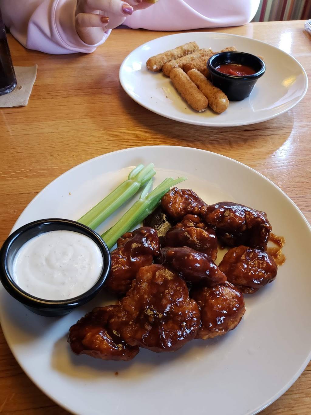 Applebees Grill + Bar | restaurant | 1099 Delaware Ave, Marysville, OH 43040, USA | 9376422352 OR +1 937-642-2352