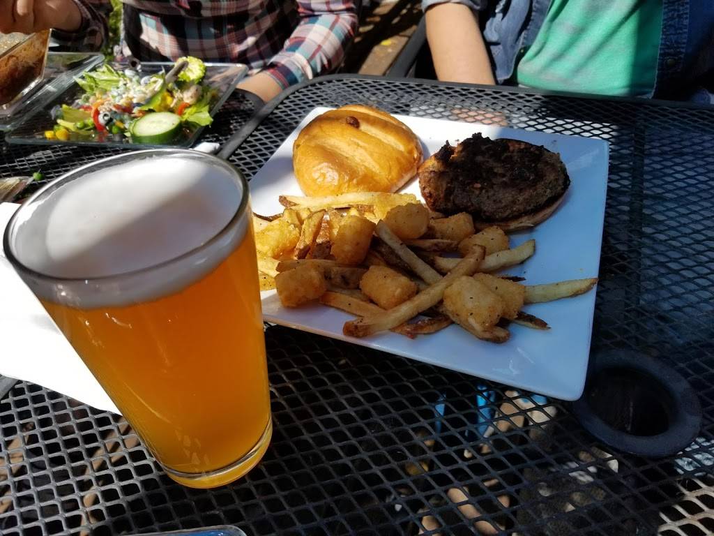 Crooked Creek Saloon and Creekside Eatery | restaurant | 401 Zerex St, Fraser, CO 80442, USA | 9707269250 OR +1 970-726-9250