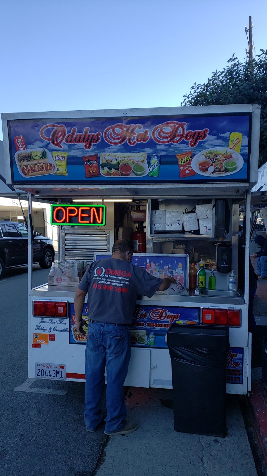 Odalys hot dogs | restaurant | 3563 Cahuenga Blvd W, Los Angeles, CA 90068, USA | 3232025701 OR +1 323-202-5701