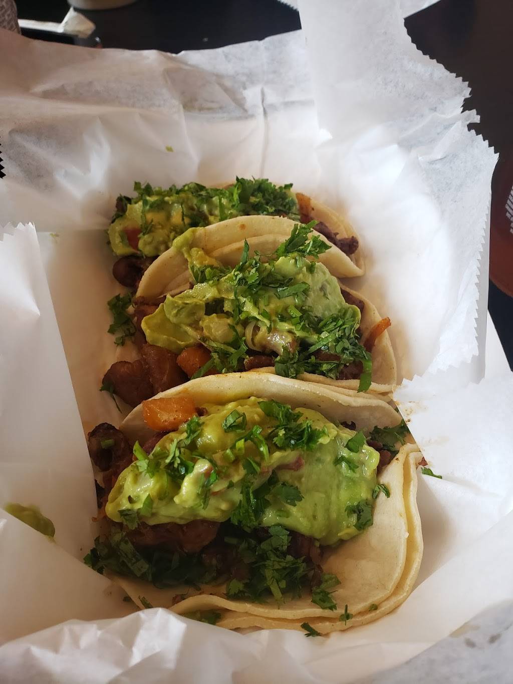 Annas Taqueria | restaurant | 236 Elm St, Somerville, MA 02144, USA | 6176663900 OR +1 617-666-3900