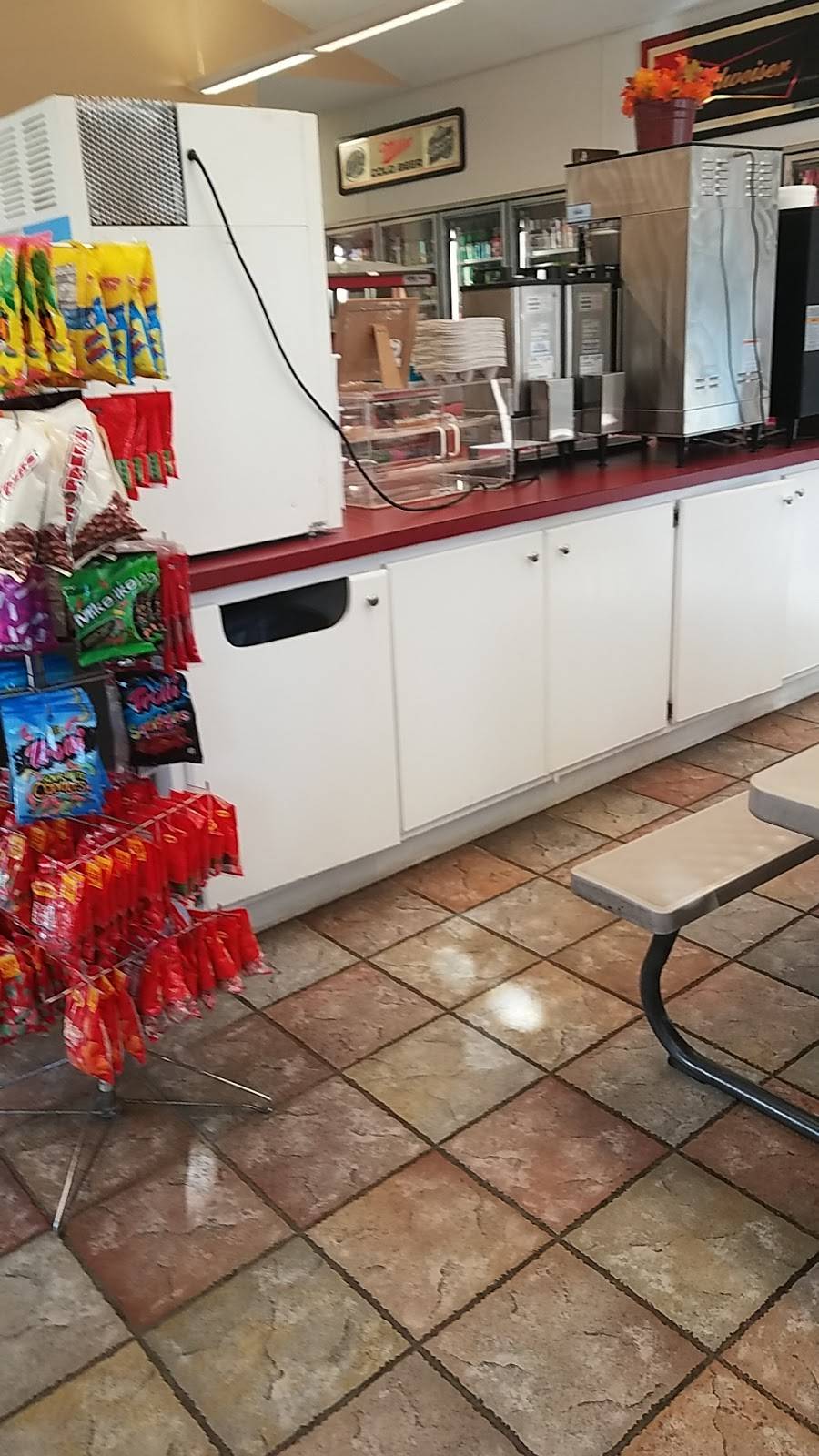 Lows Store | restaurant | 40 Long Plains Rd, Buxton, ME 04093, USA | 2077273316 OR +1 207-727-3316