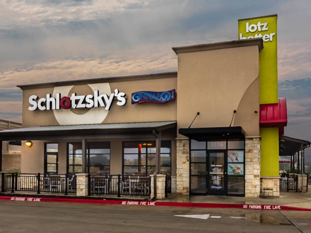 Schlotzskys | bakery | 1776 Independence Dr, New Braunfels, TX 78132, USA | 8306252801 OR +1 830-625-2801