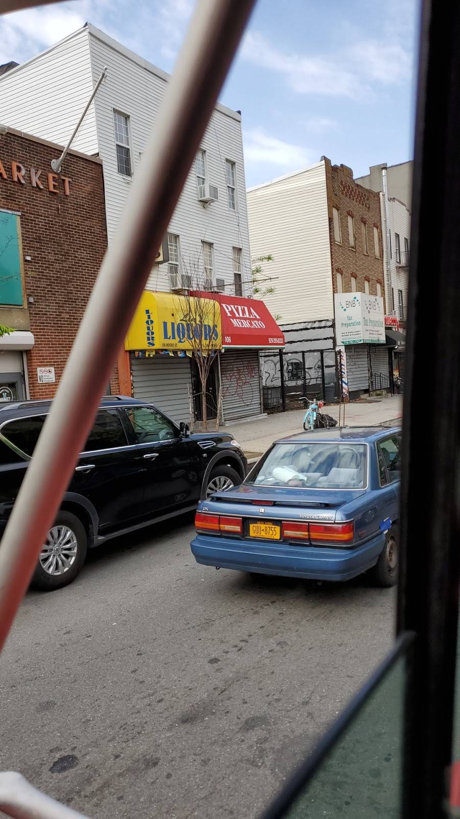 Gonzalez’s & Son’s Pizza | restaurant | 106 Moore St, Brooklyn, NY 11206, USA | 9292980299 OR +1 929-298-0299