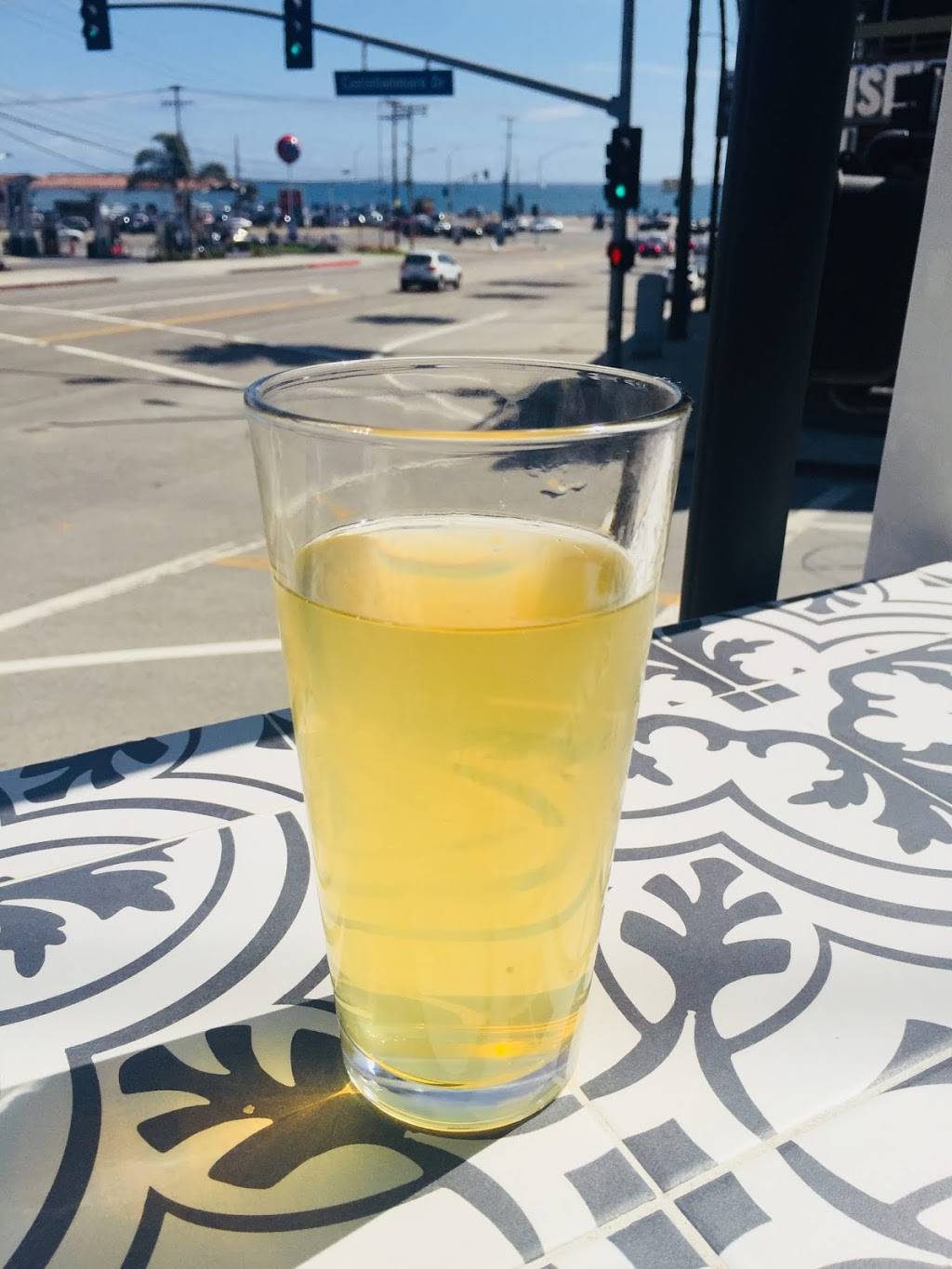 Juicy Ladies | restaurant | 17361 Sunset Blvd, Pacific Palisades, CA 90272, USA | 4242684557 OR +1 424-268-4557