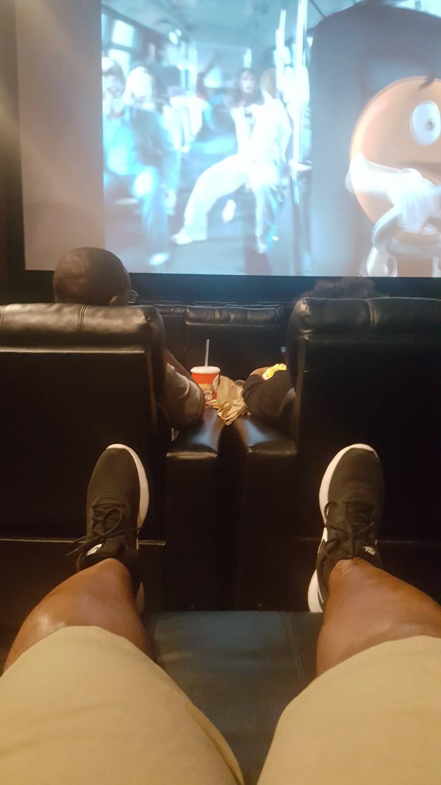 Cinemark Movies 16 | meal takeaway | 220 W Westchester Pkwy, Grand Prairie, TX 75052, USA | 9722630104 OR +1 972-263-0104