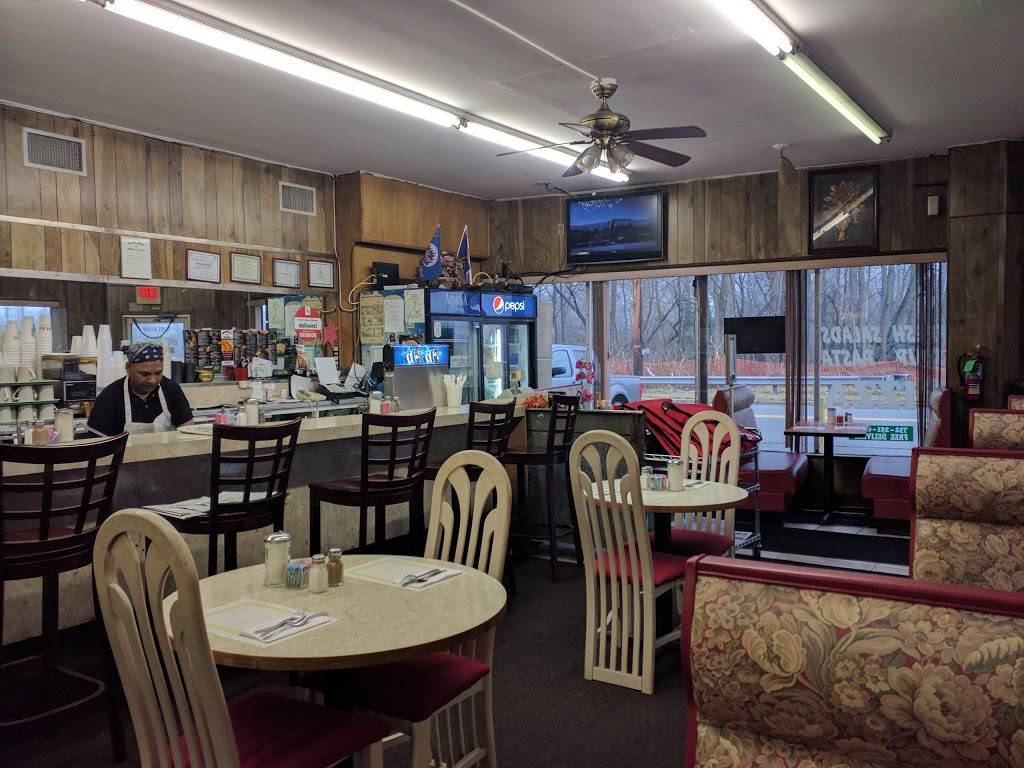 Main Street Diner | restaurant | 98 Main St, East Brunswick, NJ 08816, USA | 7322516929 OR +1 732-251-6929