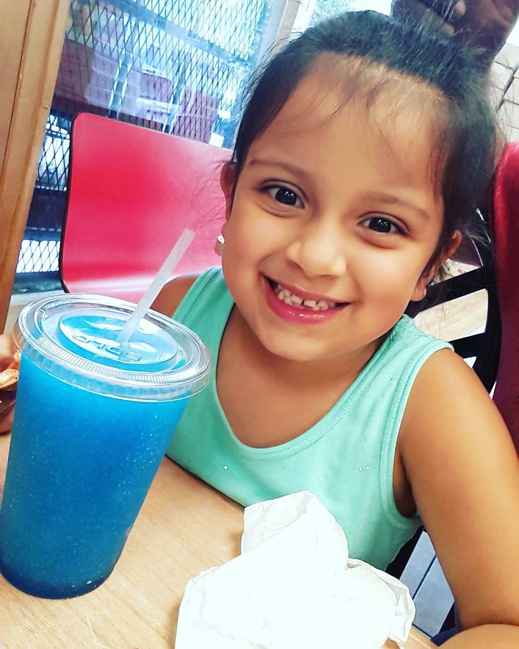 Alfonsos Pizza | restaurant | 79 Riverdale Ave, Yonkers, NY 10701, USA | 9144234706 OR +1 914-423-4706