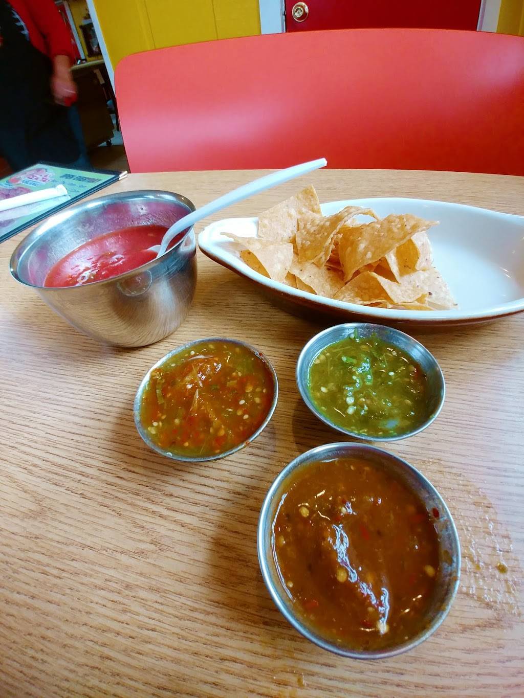 Cemitas Poblanas con sabor latino | restaurant | 715 High St, Aurora, IL 60505, USA | 6308018012 OR +1 630-801-8012