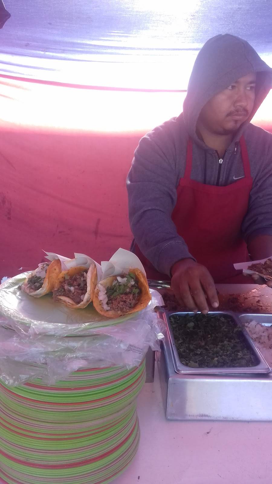 Birriería "El Moreno" | restaurant | Bosques Tropicales, Natura Seccion Bosques, Tijuana, B.C., Mexico | 0446645179580 OR +52 1 664 517 9580