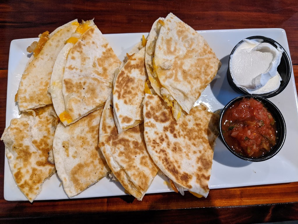 Rack & Reel Sports Grill | restaurant | 14 Camden Bypass, Camden, AL 36726, USA | 3346829111 OR +1 334-682-9111