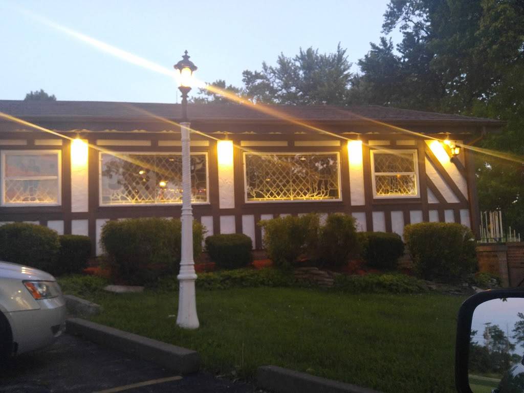 Heritage House | restaurant | 21225 US-14, Harvard, IL 60033, USA | 8159436153 OR +1 815-943-6153