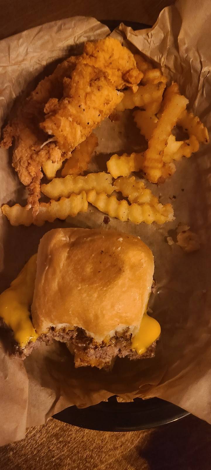 Burdogz Bar & Grill | restaurant | 1209 E Airline Rd, Victoria, TX 77901, USA | 3615797364 OR +1 361-579-7364